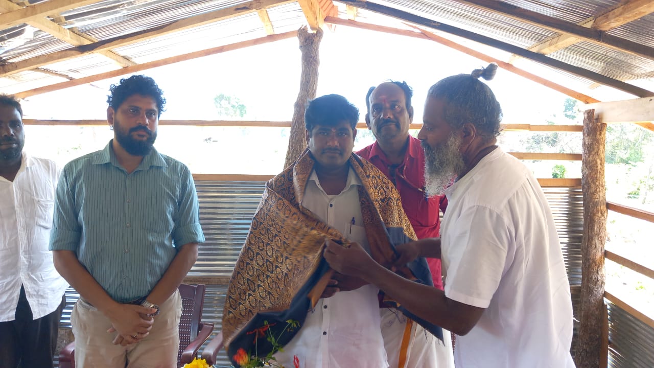 கனகர் கிராமத்தில் கார்த்திகைப் பூ கலாநிதி ஜெயசிறிலுக்கு  கௌரவம்